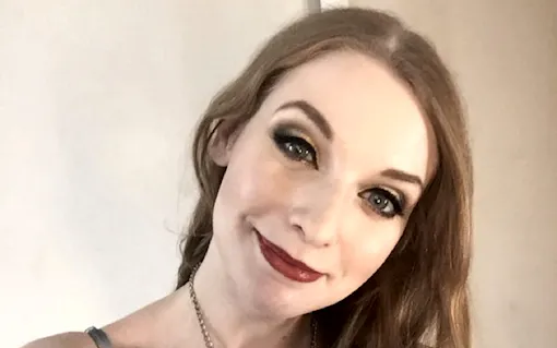 Ela Darling (photo via her Twitter account)