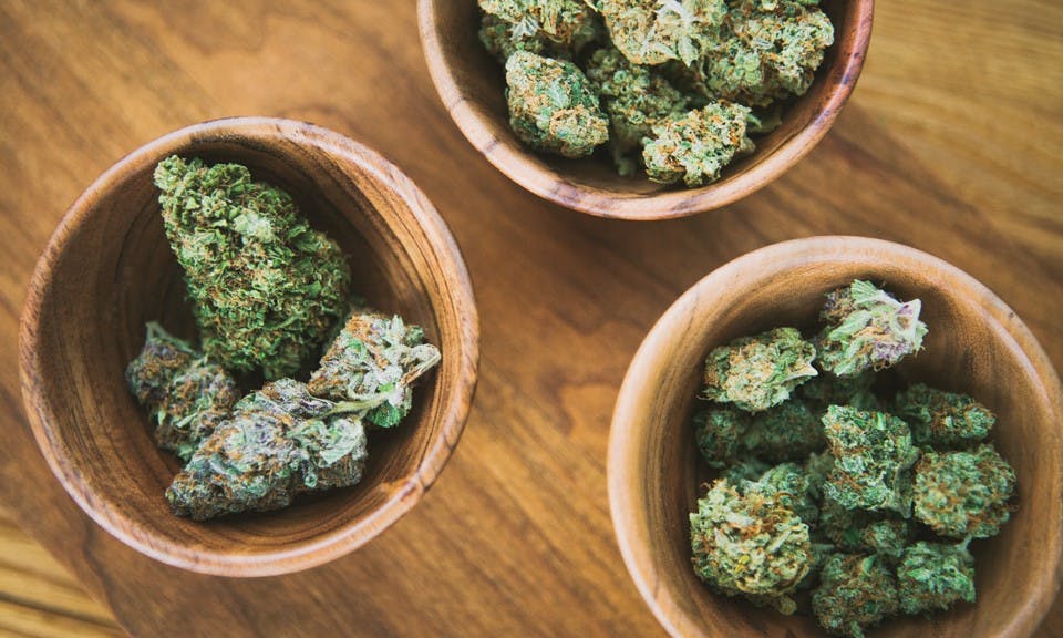 How to Throw the Perfect Smokeless 4/20 Party image