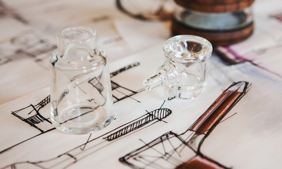 Smoking Accessories: Balancing Authenticity and Design in Trays, Pipes, Bubblers and More image