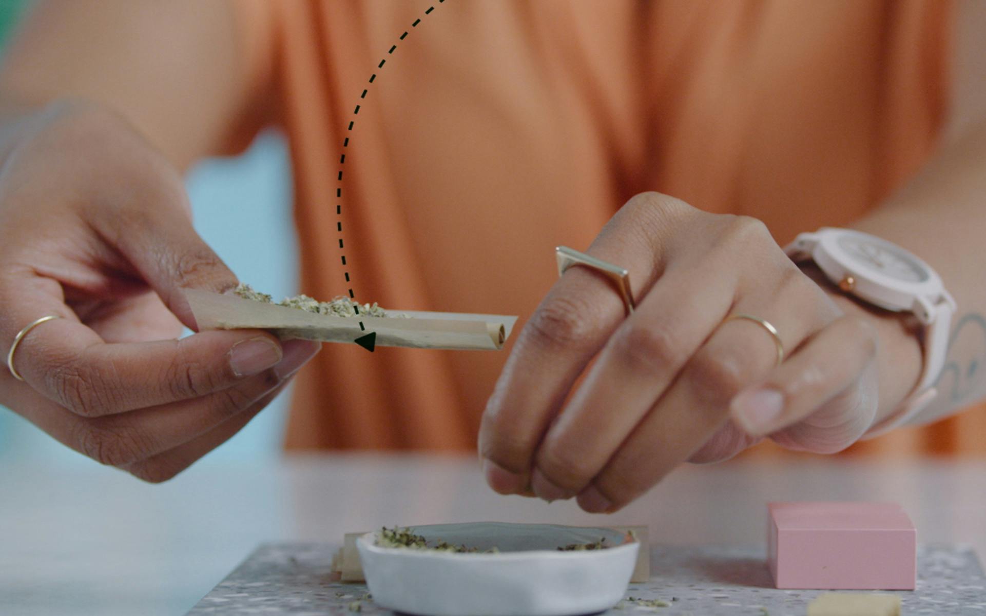 How to roll a joint image