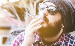 Joints tend to burn to white ash easier than pipes or bowl. (Leafly)