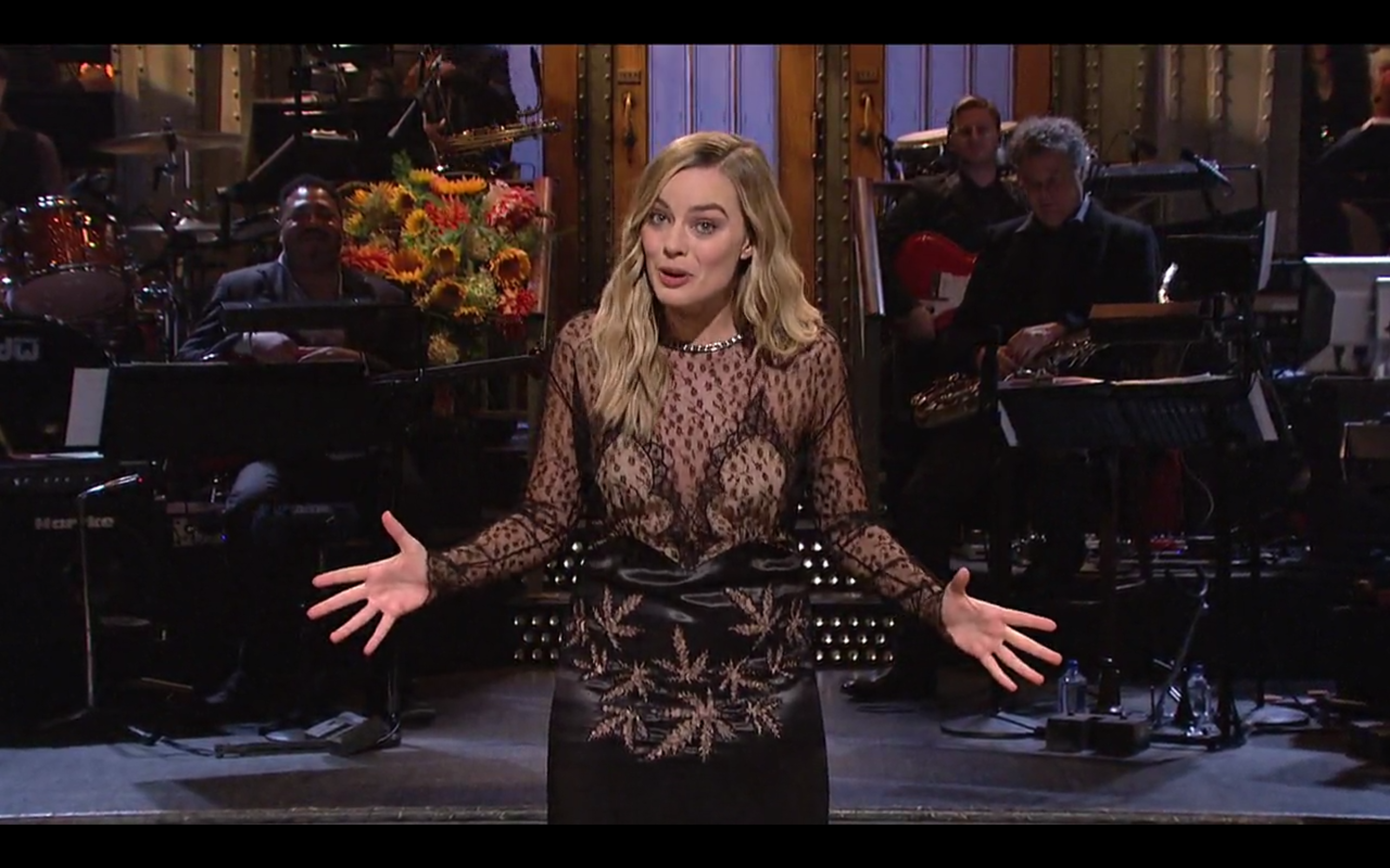 Margot Robbie's cannabis leaf dress on SNL