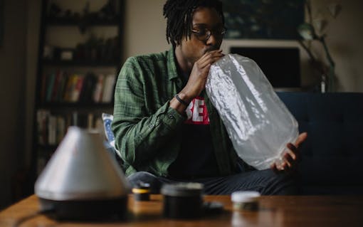 Is Vaping Better than Smoking Weed? Image 1: No combustion occurs while vaping