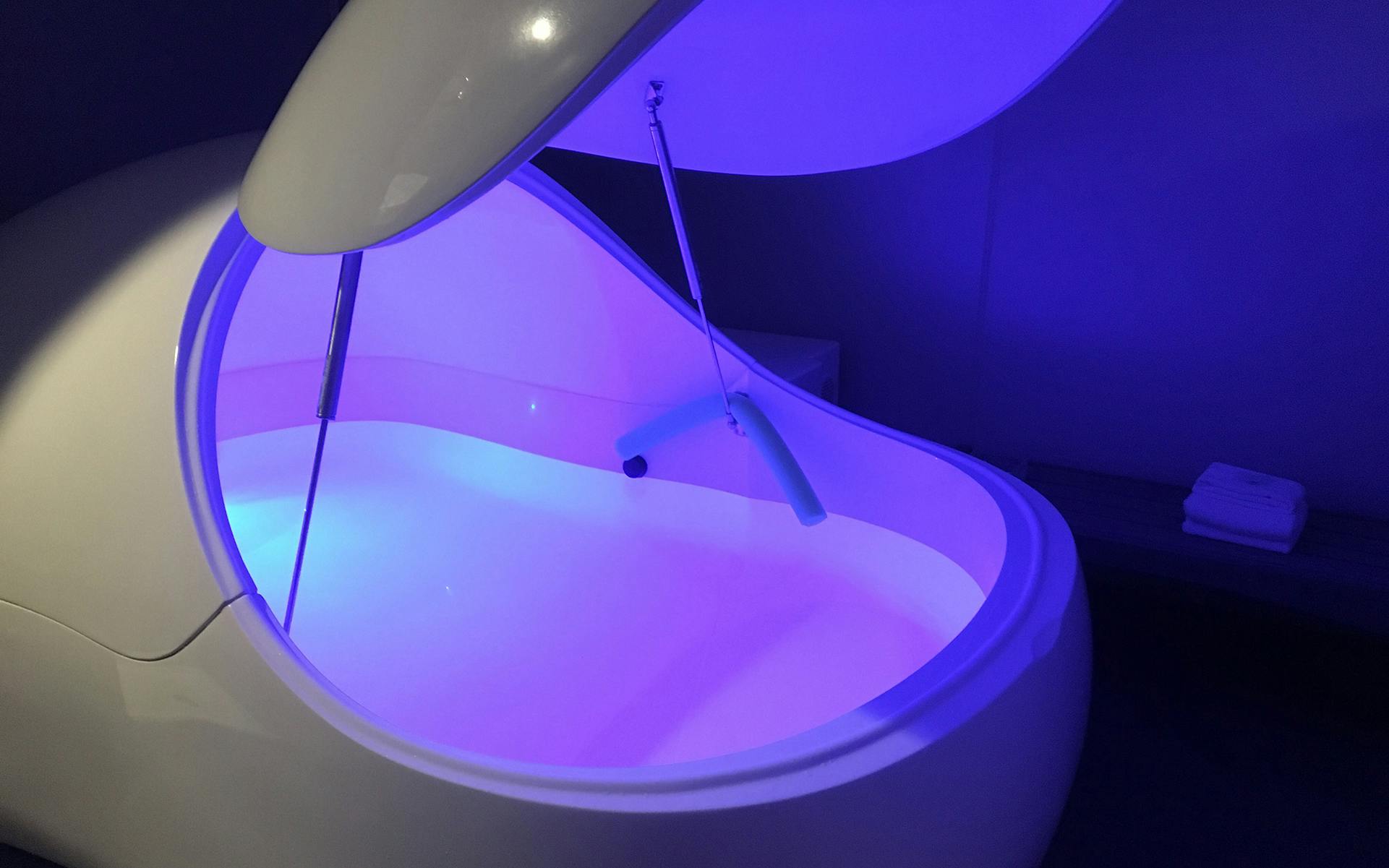 Sensory Deprivation Float Tanks Are They Worth The High Leafly 