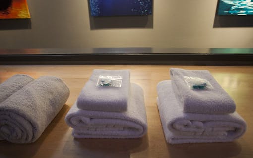 Towels and ear plugs provided at the sensory deprivation tank float facility