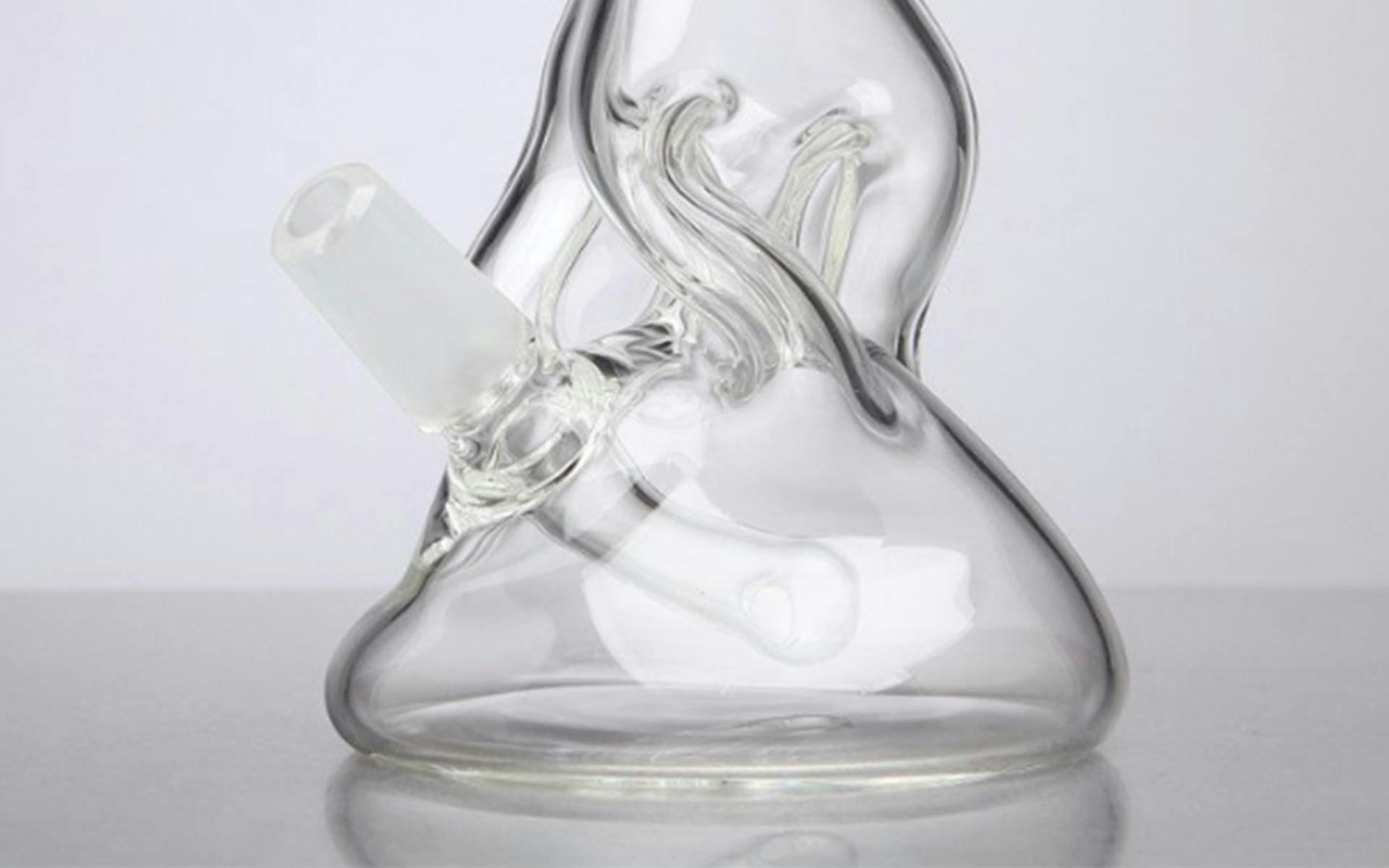 8 Gorgeous Glass Bongs For 300 And Under Leafly 