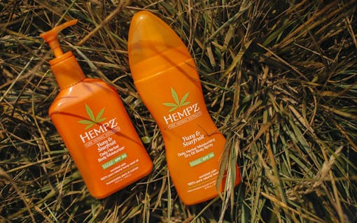 10 Ultimate Marijuana Essentials for a Summer Cannabis Beach Bag | Leafly