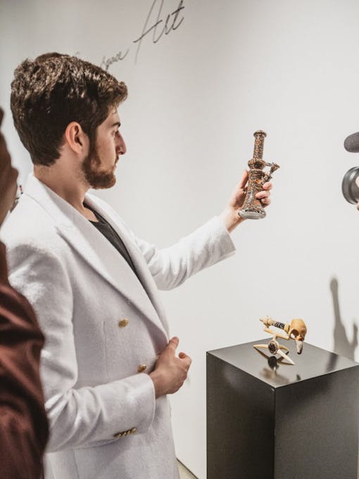 Smoke and Mirrors: How Far Will LA Cannabis Brands Go to Out-Market Each Other? | Leafly