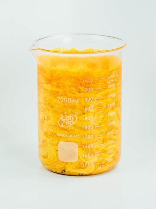 Heylo's cannabis extraction process: a glass of high-cbd CO2 extract