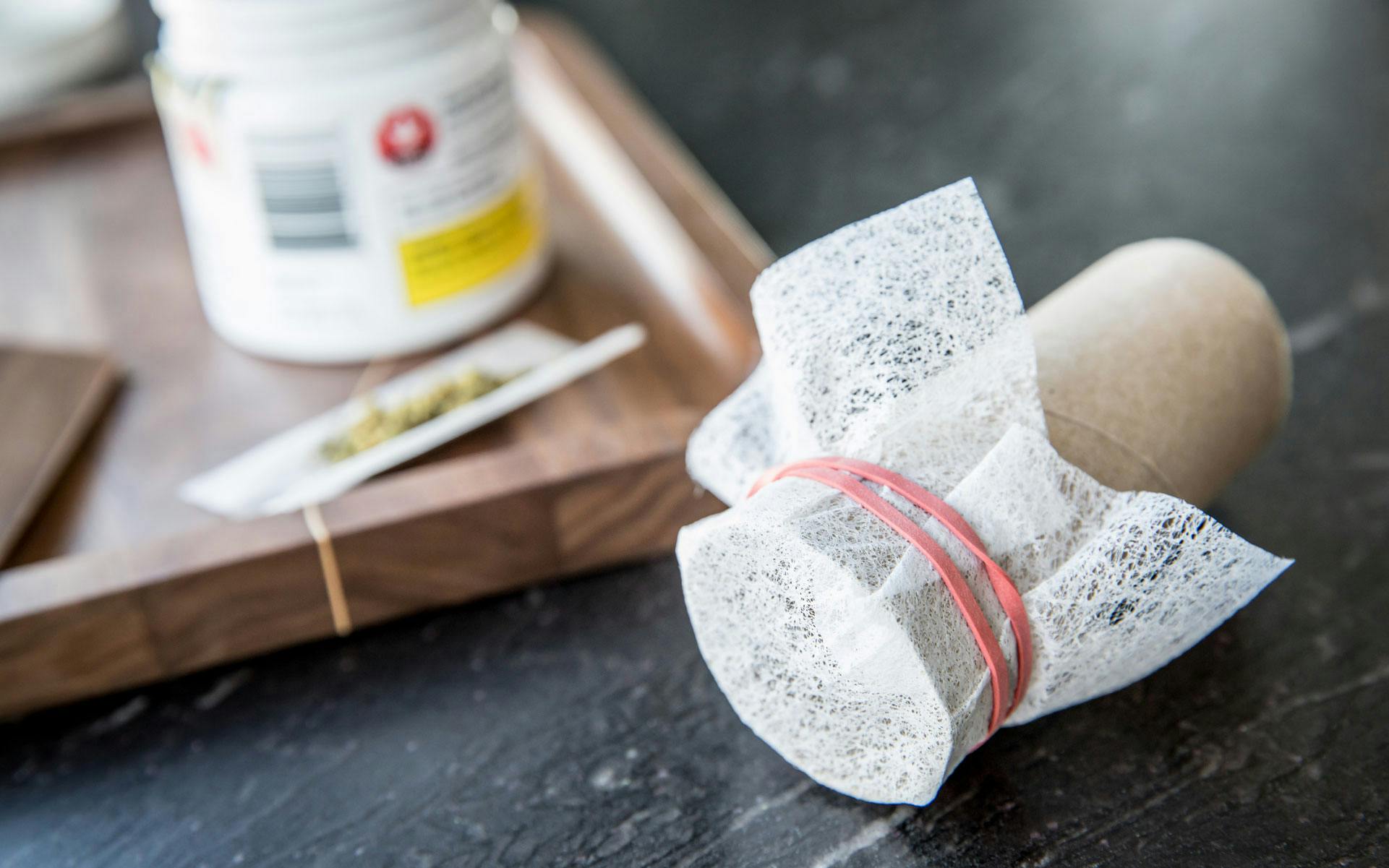 Sploofs 101: How to reduce smell when smoking cannabis image