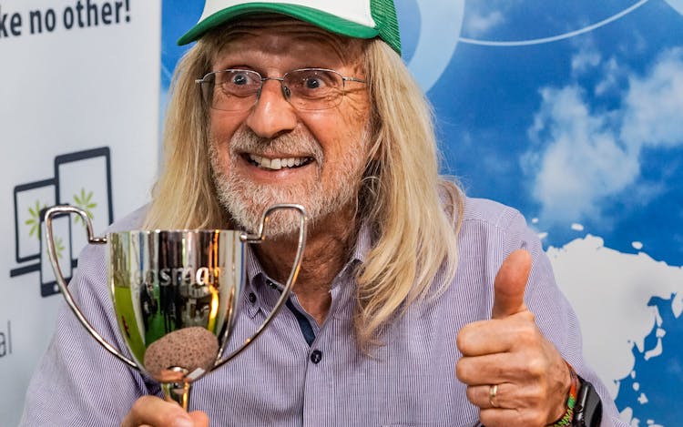 Jorge Cervantes on PhotoCup and How to Grow Close-up Ready Cannabis From Seed image