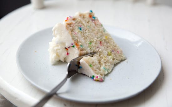 gâteau d'anniversaire infusé au cannabis