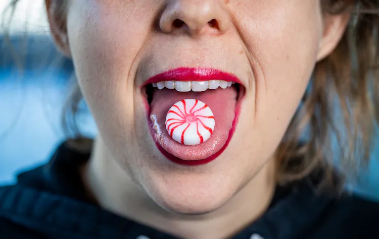 Suck or chew? With cannabis edibles, method matters image