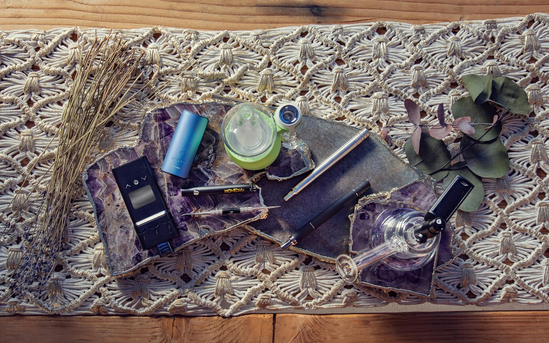 Leafly's Holiday Gifts: Vapes, bongs, and rigs image