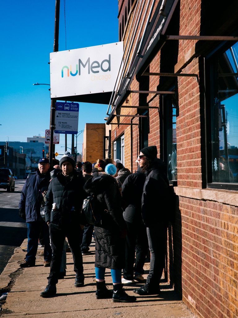 Illinois dispensaries open for recreational sales Leafly's live coverage Leafly