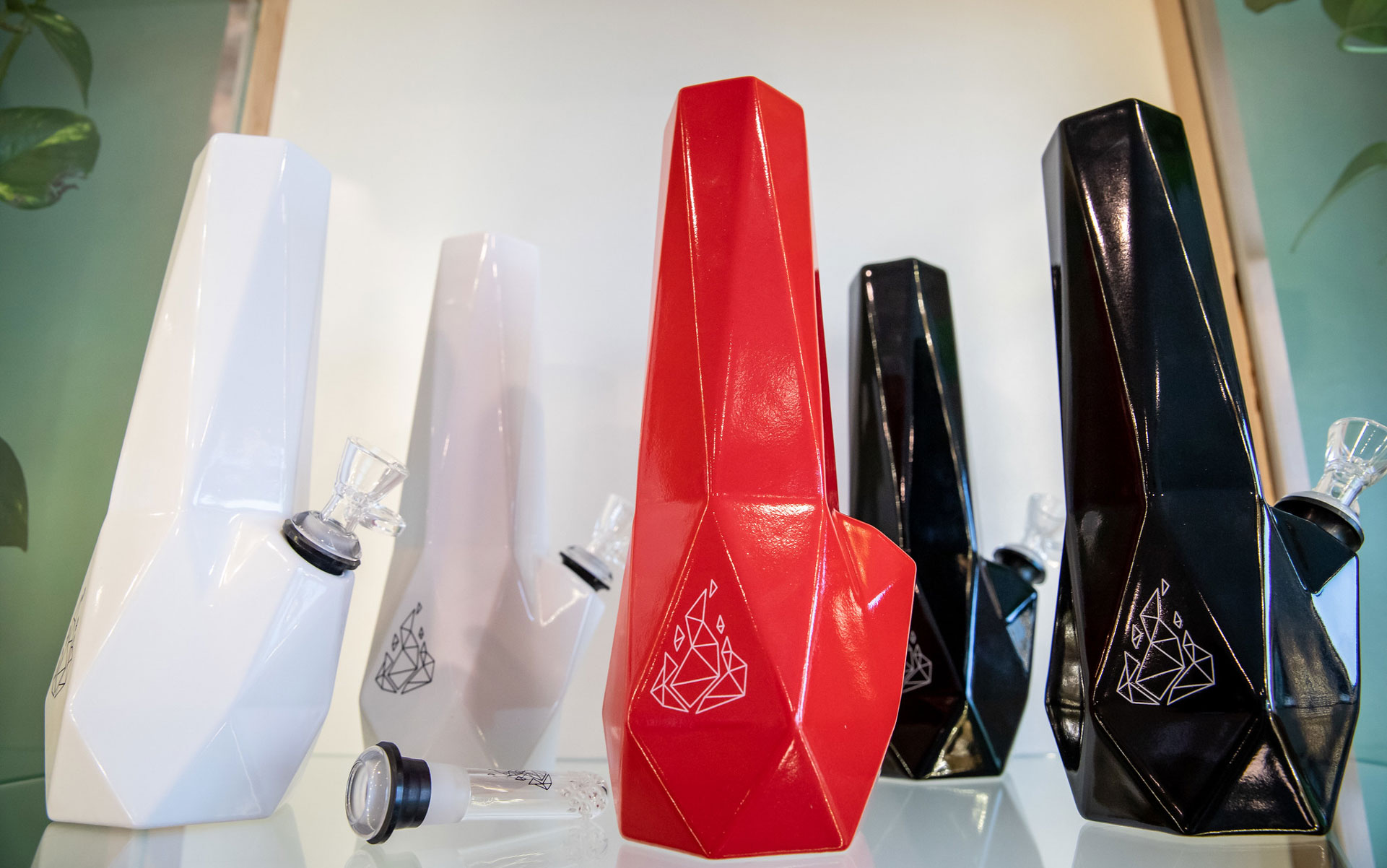 BRNT designs hexagon bong
