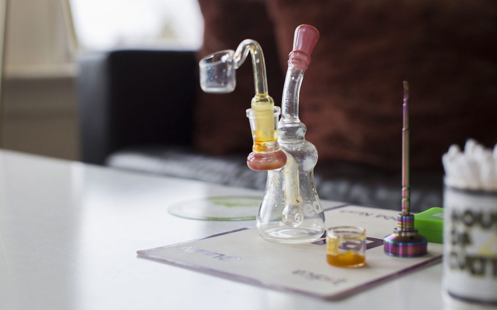 How To Smoke Dabs: Step By Step Guide - Moose Labs LLC