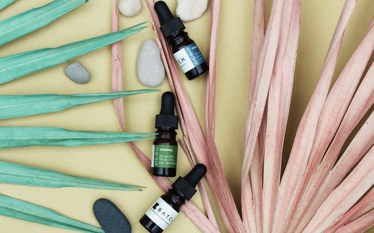 BATCH bets on themselves by offering free CBD samples to all image