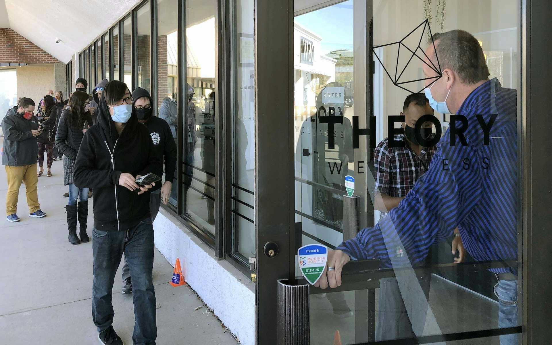 Mainers spent $250,000 on cannabis during first weekend of retail sales image