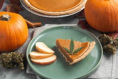 thanksgiving-pumpkin-pie-with-cannabis-leaf