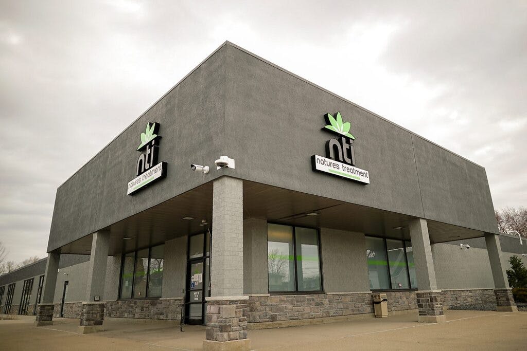 Best rated marijuana dispensaries in Illinois 2022 Leafly