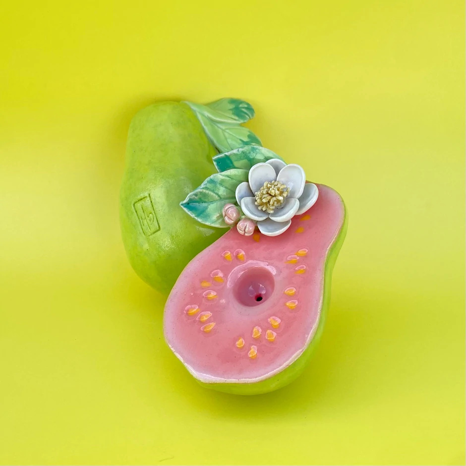 a guava ceramic pipe