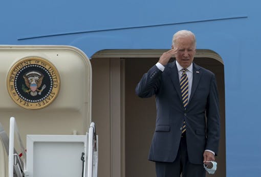 joe-biden-departing-air-force-one