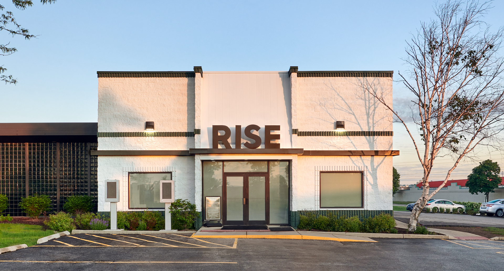 Inside Chicagoland’s First Cannabis Consumption Lounge - RISE Mundelein ...