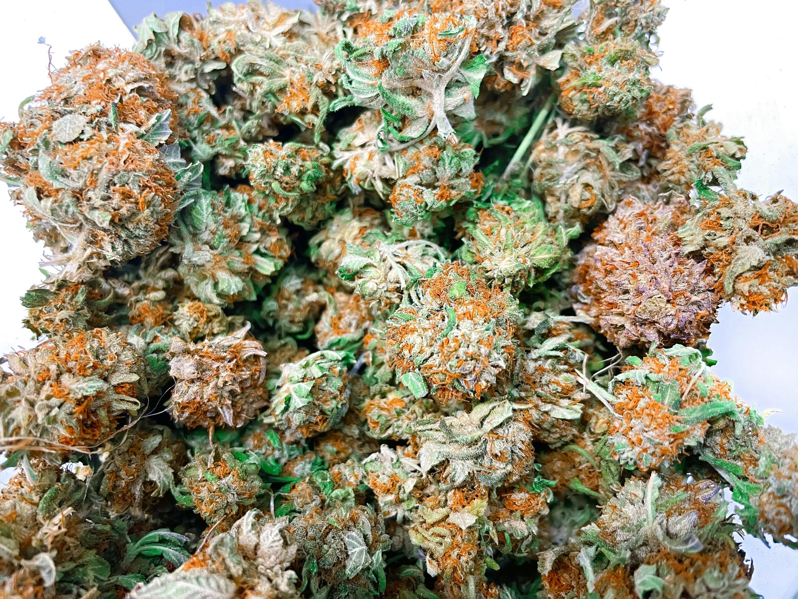 Bulk buys: These brands have the best weed ounces image