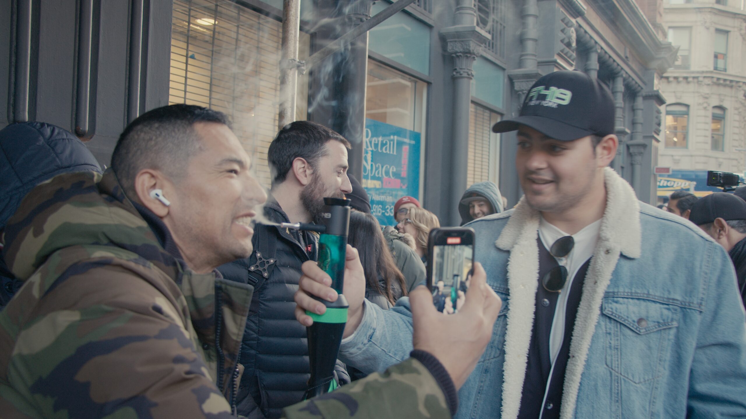 New York’s First Legal Weed Store Opens To Long Line Of Happy Customers ...