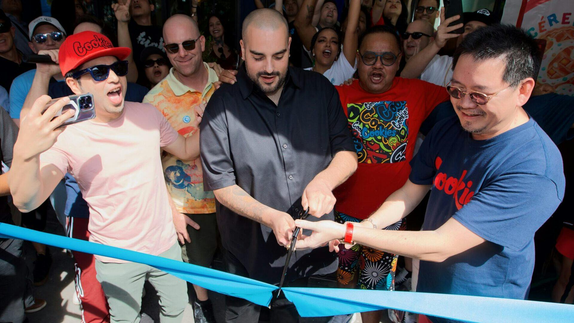 Cookies first Thailand store opens to long lines in Bangkok image