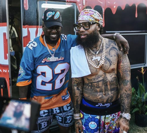 Shiest bubz (left) and Yung LB (right) share a laugh backstage at a cannabis event. (Instagram / @adonisisbored)