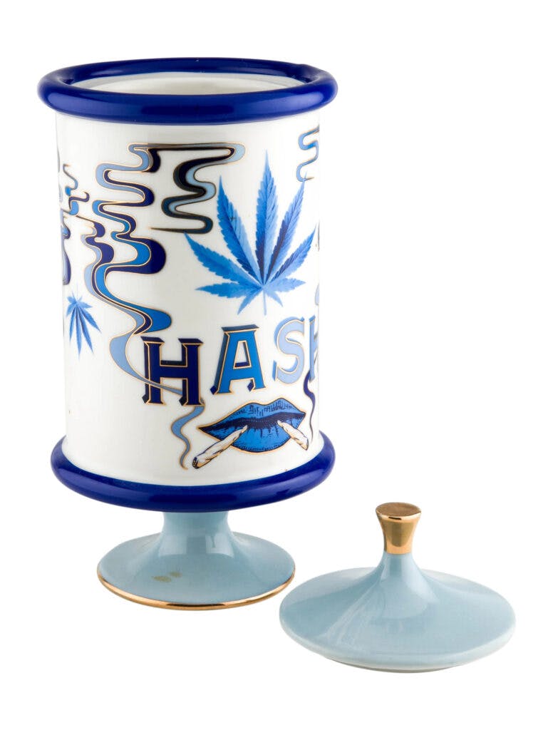 Blau-weißer Jonathan Adler Cannabiskanister