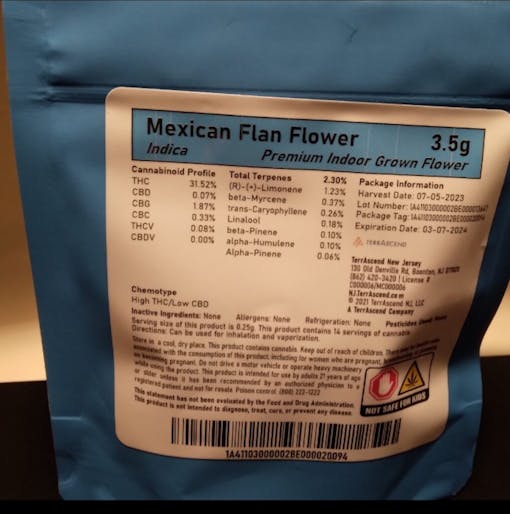 Cookies New Jersey's Mexican Flan bag. (Lord Figo for Leafly)