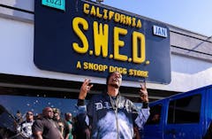 Snoop in front of S.W.E.D. (Courtesy Death Row Cannabis)